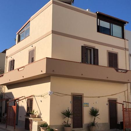 مبيت وإفطار لامبيدوزا Le Cale المظهر الخارجي الصورة